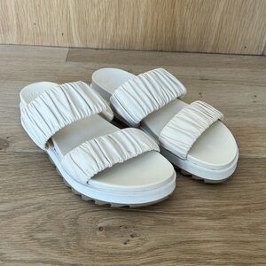 Sorel Women's Cream Sandals